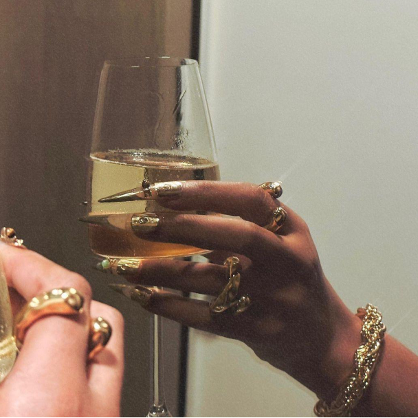 ประทับใจในความละเอียดอ่อนของรสชาติ ตอนนี้เวลามี โอกาสพิเศษ เหมาไถคือตัวเลือกแรกๆเสมอ ประทับใจในความละเอียดอ่อนของรสชาติ ตอนนี้เวลามี โอกาสพิเศษ เหมาไถคือตัวเลือกแรกๆเสมอ